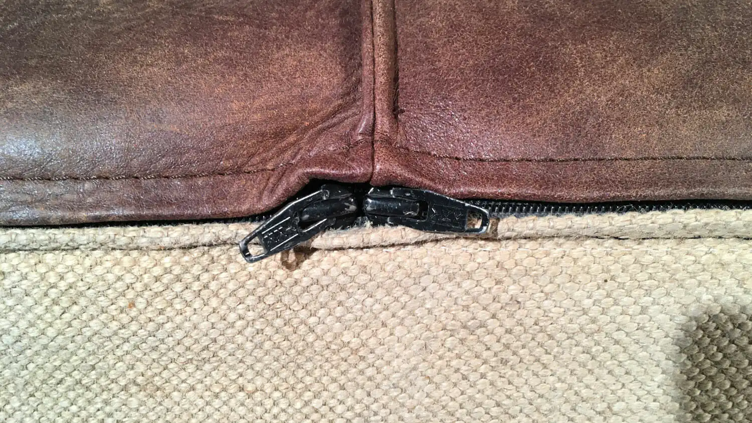 canapé-vintage-le-bambole-en-cuir-de-mario-bellini-pour-btb-italia-1970-(2)