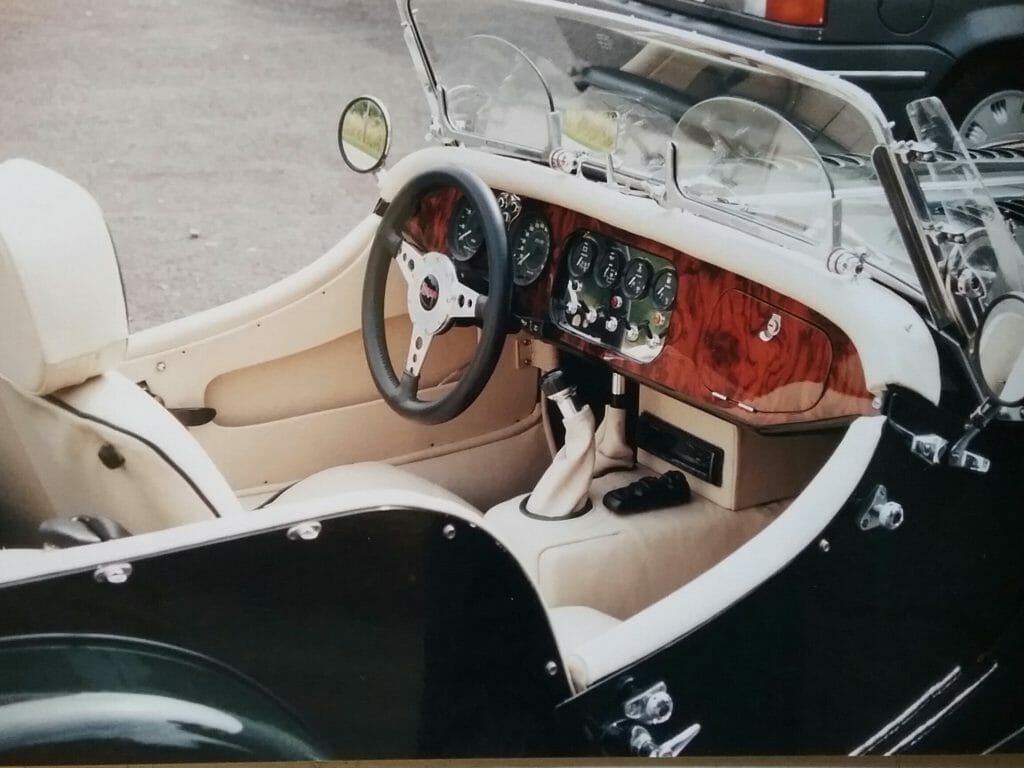 Réparation d'intérieur de voitures anciennes à Seloignes