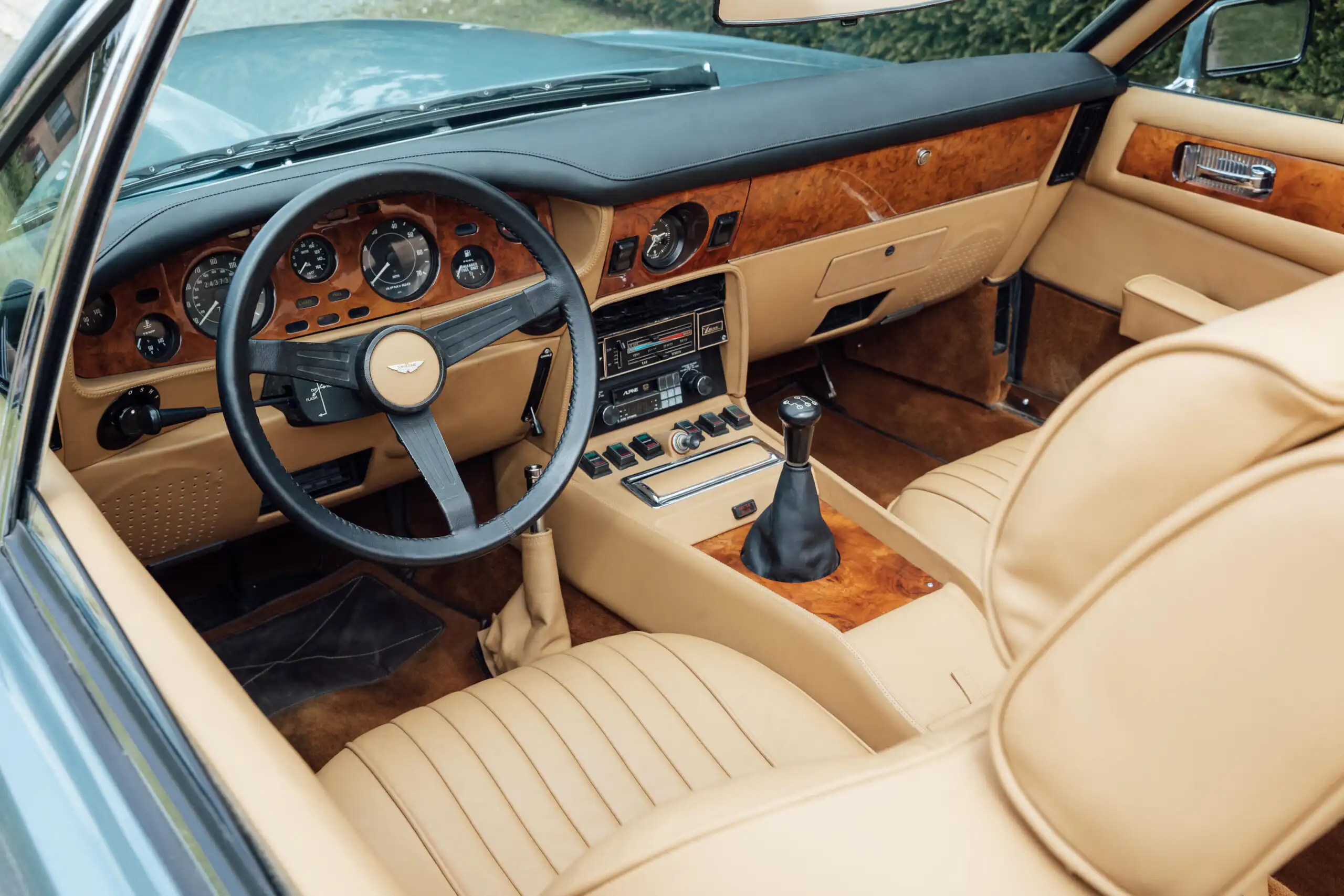 Aston Martin V8 Volante 1979