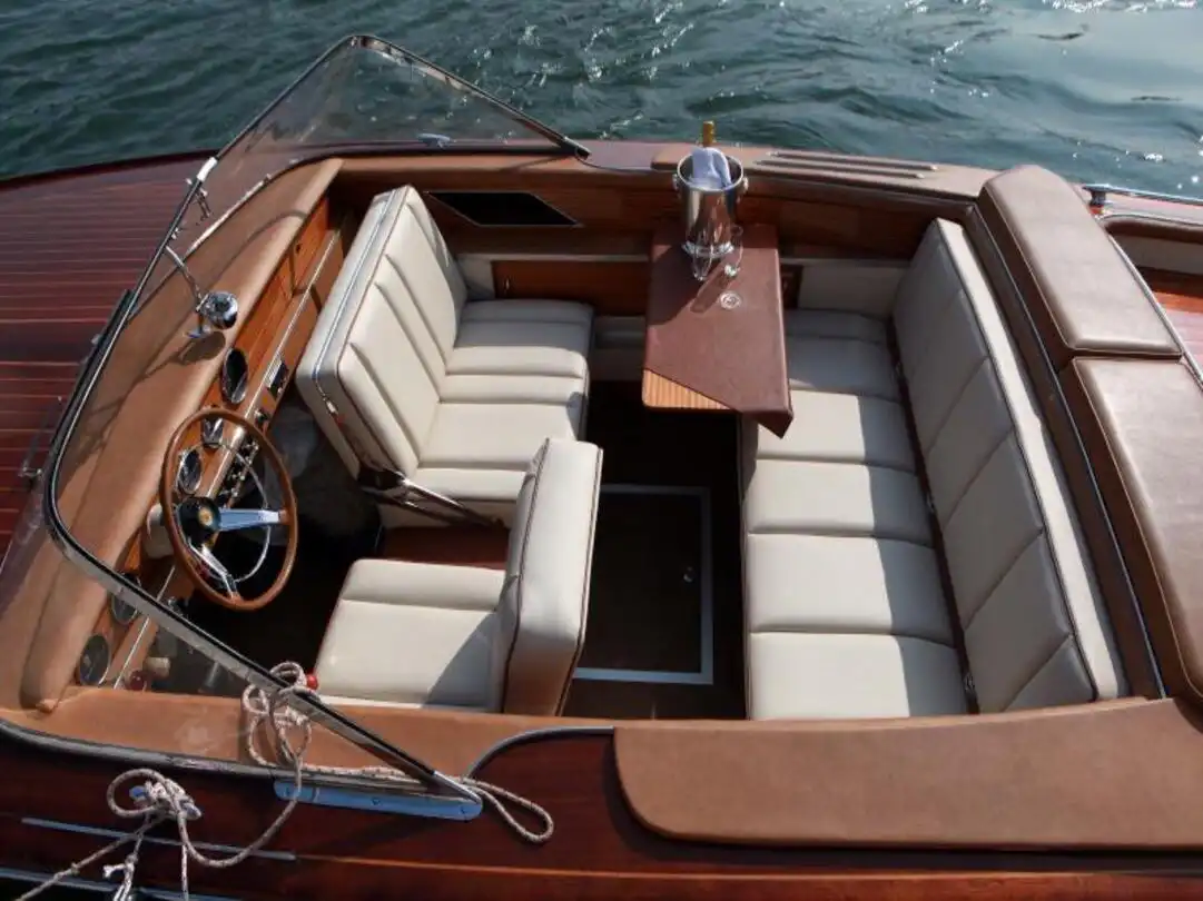 Intérieur de bateau Riva